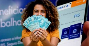 Beneficiários do PIS/PASEP 2026 recebem até R$ 1.621 no lote final de agosto