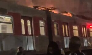 Incêndio e falha de energia paralisam três linhas de trem e causam caos em São Paulo