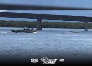 Policiamento Ambiental resgata banhistas após barco ficar à deriva no litoral paulista
