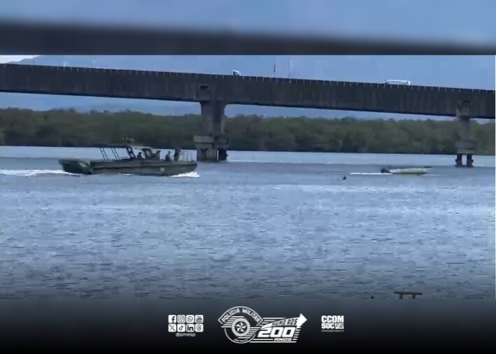 Policiamento Ambiental resgata banhistas após barco ficar à deriva no litoral paulista