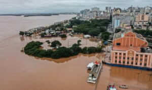 Nível do Guaíba sobe e Porto Alegre entra em alerta para risco de inundação