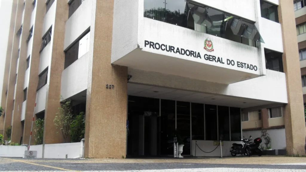 PGE/SP oferece 75 vagas de estágio em Direito e cadastro de reserva para estudantes paulistas
