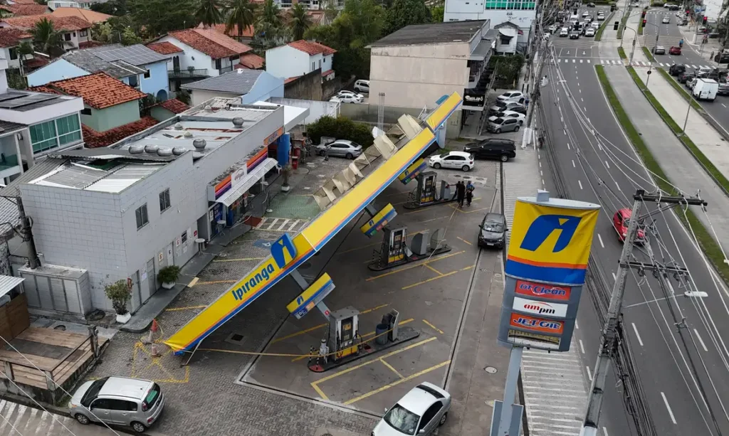 Polícia investiga mortes por descarga elétrica após ventania no Rio de Janeiro