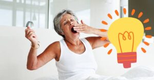 Rugas do sono: entenda como a posição ao dormir afeta a saúde da sua pele