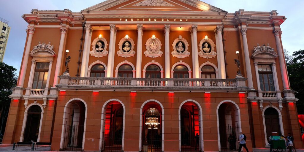 Theatro da Paz e Teatro Amazonas recebem título de Patrimônio Mundial da Unesco