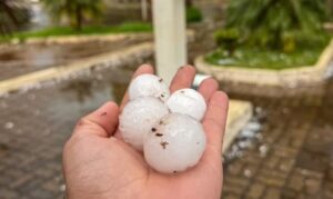 Alerta de granizo e chuvas intensas marca a meteorologia no Sul e Nordeste nesta terça-feira
