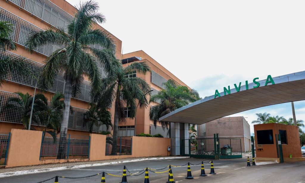 Anvisa proíbe venda de emagrecedores sem registro e alerta sobre falsificações