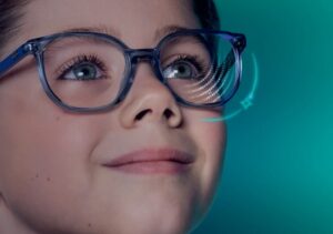 Avanço em lentes oferece esperança para desacelerar miopia infantil em alta após a pandemia