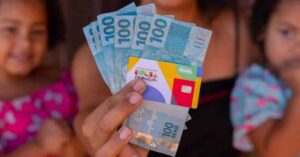 Bolsa Família em agosto: entenda como o benefício pode chegar a R$ 850