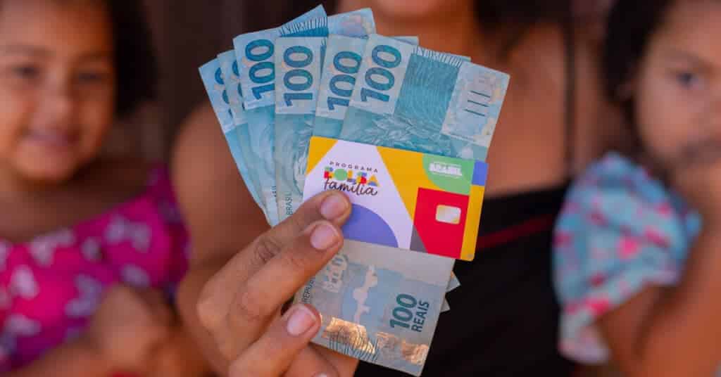 Bolsa Família em agosto: entenda como o benefício pode chegar a R$ 850
