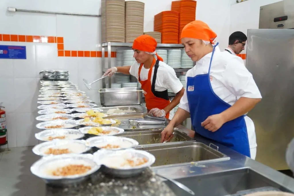 Bom Prato ajusta atendimento em unidades paulistas neste final de semana
