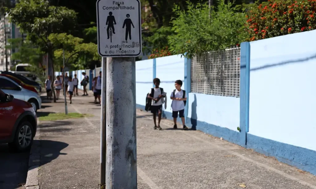Brasil avança na redução da pobreza, mas enfrenta persistência das desigualdades