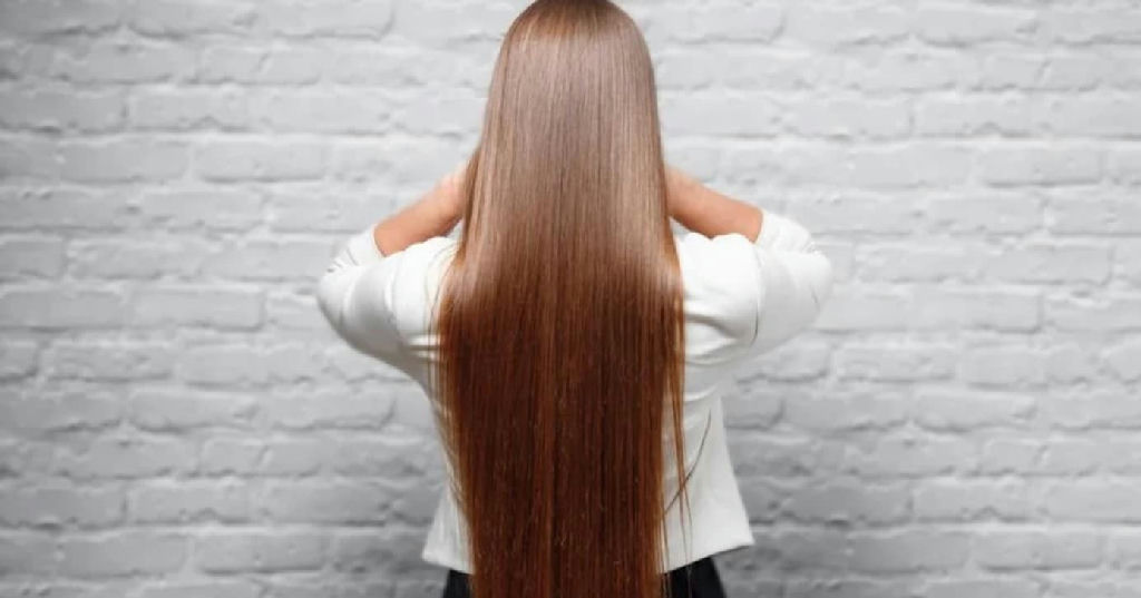 Cabelo longo sem aplique: o que a ciência diz sobre o uso do óleo de rícino