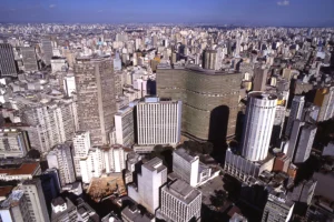 Calor e baixa umidade marcam a quinta-feira em São Paulo