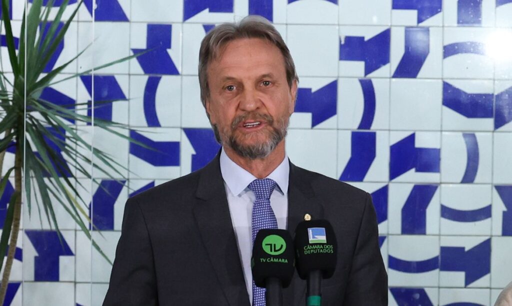 Câmara interrompe votações após mal-estar do deputado Pedro Uczai, líder do PT