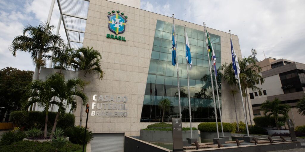 CBF e clubes implementam novas regras para aumentar tempo de bola rolando no futebol brasileiro
