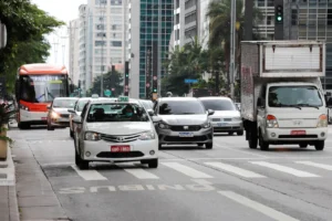 Como consultar multas e regularizar documentos de veículos online em São Paulo