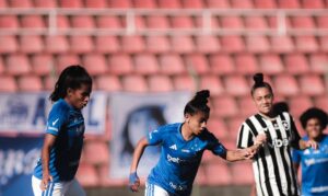 Cruzeiro goleia Botafogo e Marília assume protagonismo no Brasileirão Feminino