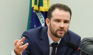 Dario Durigan aponta juros como principal motor da alta na dívida pública brasileira