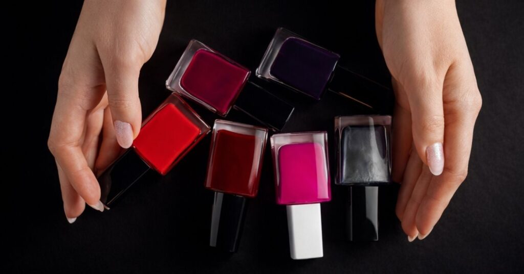 Esmalte impecável por mais tempo: desvende os segredos de salão para unhas duradouras