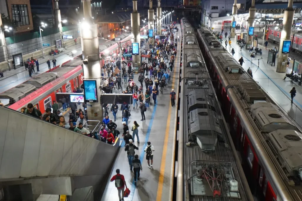 Estação Brás oferece orientação financeira gratuita para passageiros em iniciativa de educação
