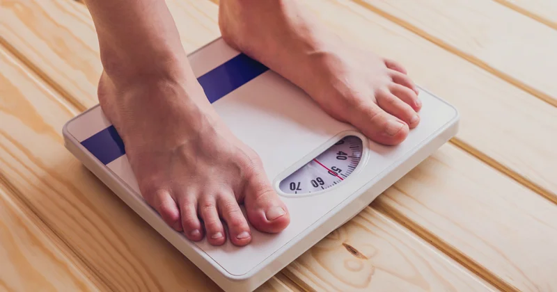 Estudo associa gordura abdominal e carência de vitamina D a risco 123% maior de morte após os 50