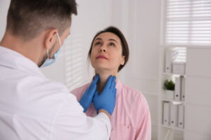 Exame de anti-tireoglobulina: entenda a importância na investigação de doenças autoimunes