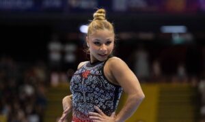 Flávia Saraiva brilha e conquista ouro duplo no Campeonato Brasileiro de Ginástica