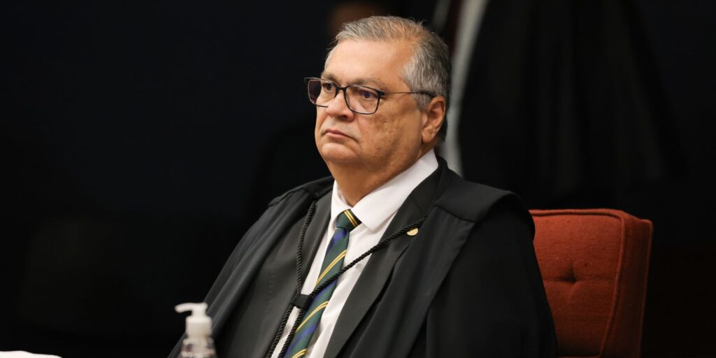Flávio Dino autoriza PF a acessar investigação sobre produtora de filme sobre Bolsonaro