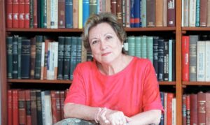 Flipelô celebra 10 anos com lançamento inédito de livro infantil de Myriam Fraga