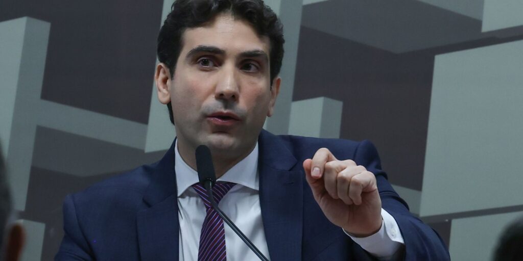 Galípolo critica pressão de empresas para uso indevido do Fundo Garantidor de Crédito