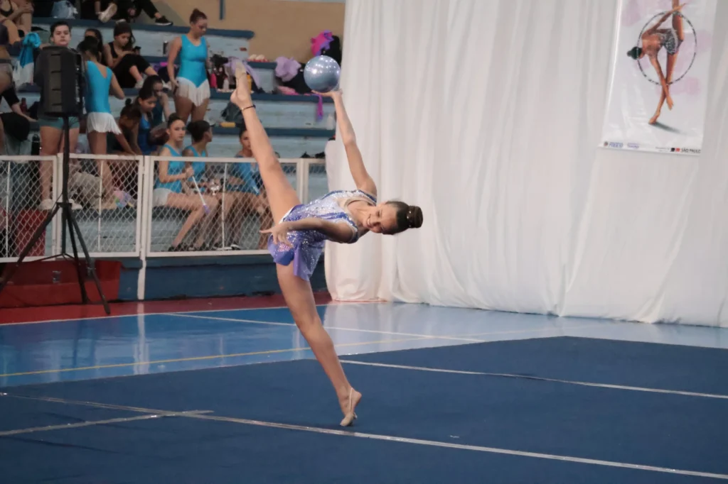 Ginástica rítmica em São Paulo: saiba como participar de aulas gratuitas em cinco cidades