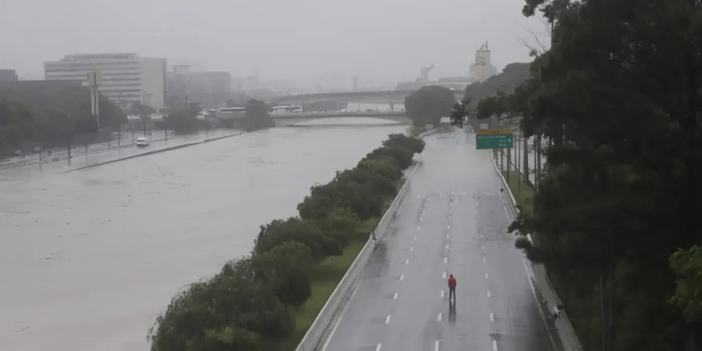 Instabilidade climática traz chuvas e alerta de baixa umidade para diversas regiões do Brasil