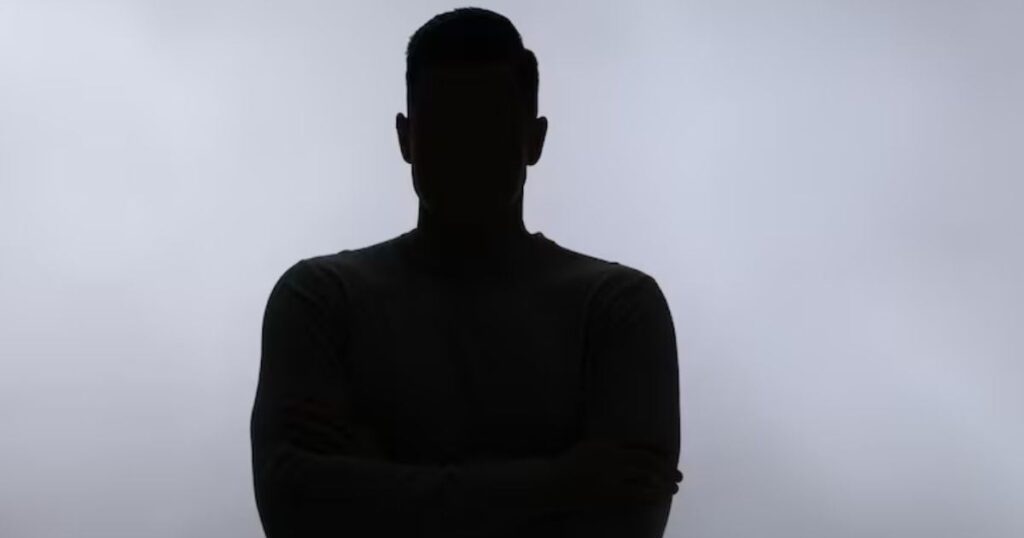 Jornalista relata flagra de ator da Globo em momento íntimo antes de casamento
