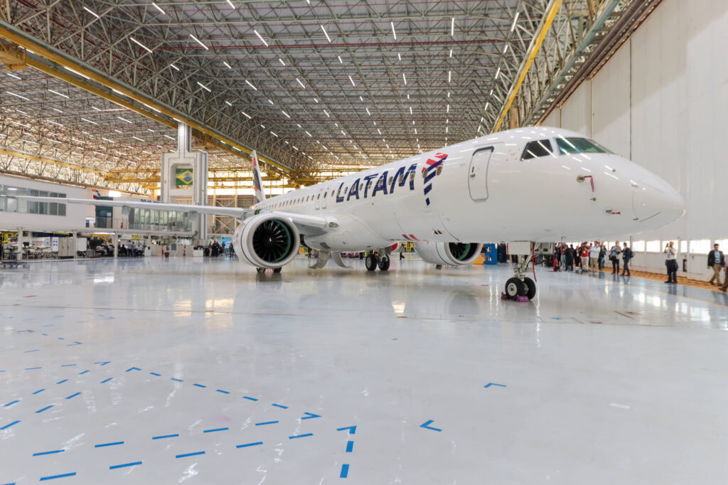 Latam inicia venda de passagens para voos com novos jatos Embraer e195-e2