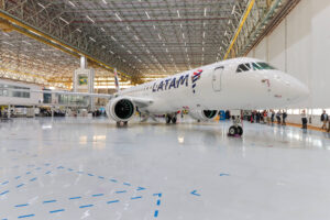 Latam inicia venda de passagens para voos com novos jatos Embraer e195-e2