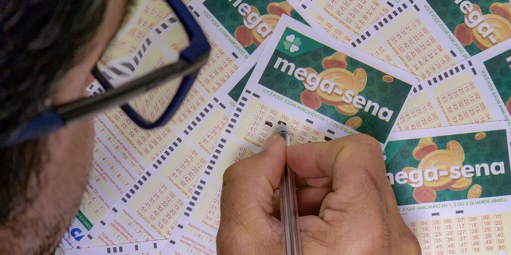 Mega-sena acumula e prêmio dispara para 50 milhões de reais no próximo sorteio