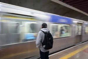 Metrô de São Paulo reforça rede de proteção a mulheres durante o Agosto Lilás