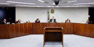 Ministros do STF defendem revisão sobre exigência de diploma para jornalistas