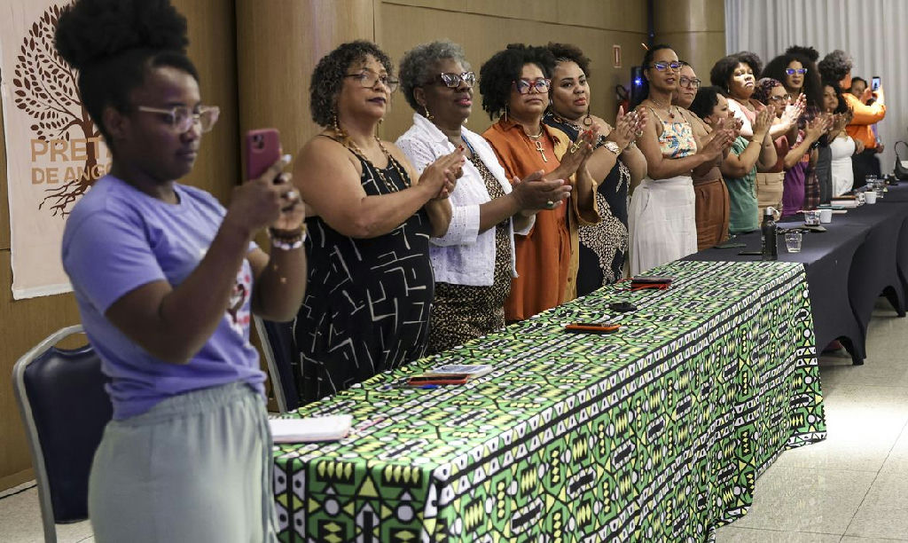 Mulheres negras lançam manifesto por representatividade e bem viver nas eleições de 2026