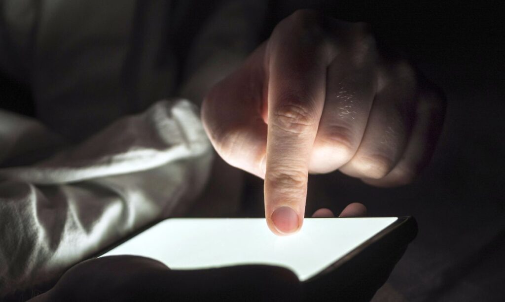 Nova lei no Brasil endurece combate a crimes sexuais online contra crianças e uso de inteligência artificial