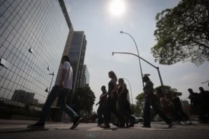 Onda de calor eleva temperaturas em São Paulo com risco de umidade crítica
