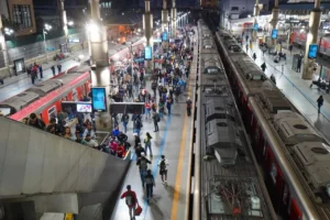 Plano de contingência mantém operação parcial em linhas da CPTM nesta terça-feira
