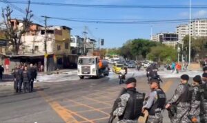 Protestos bloqueiam vias no Rio após operação policial na região da Mangueira
