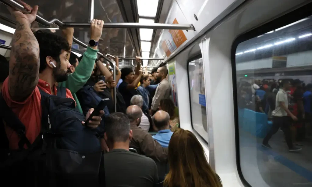 Rio de Janeiro antecipa transporte público e libera expediente devido a alerta de ventania