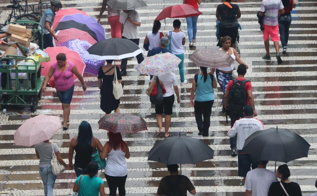 São Paulo se prepara para sexta-feira com previsão de chuvas intensas e ventos fortes
