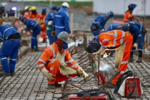 Setor de construção civil em São Paulo oferece 899 vagas de emprego nesta segunda-feira