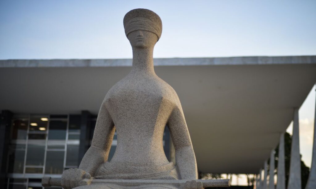 Supremo Tribunal Federal altera decisão de Moraes e reduz pena de condenada pelo 8 de janeiro