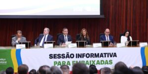 TSE reafirma segurança da urna eletrônica em encontro com corpo diplomático