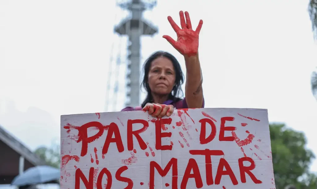 Violência doméstica contra mulheres sobe 28,9% em dias de jogos de futebol no Brasil